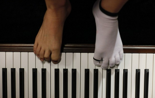 toe-pianist2.png